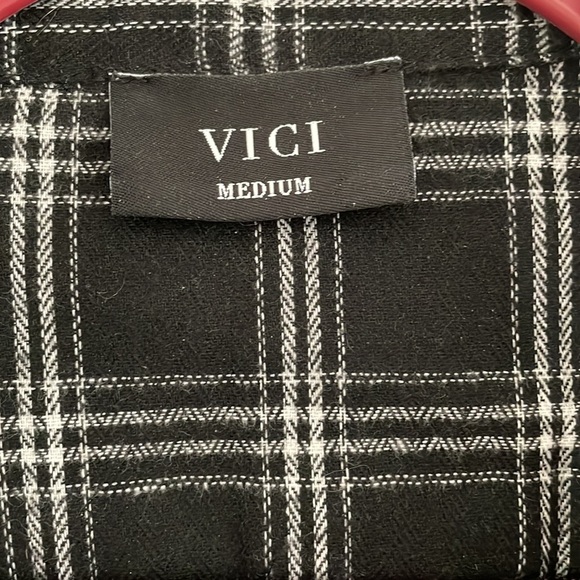 VICI — SUNELLE COTTON BLEND PLAID BUTTON DOWN TOP Size M - Picture 4 of 5